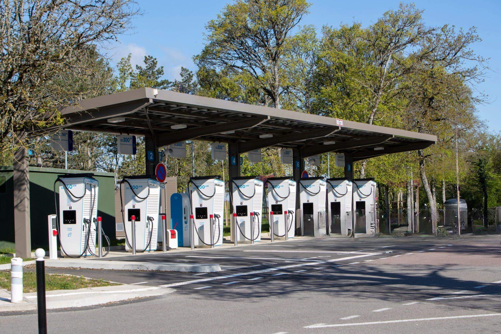 DC Fast Charging Highway Station